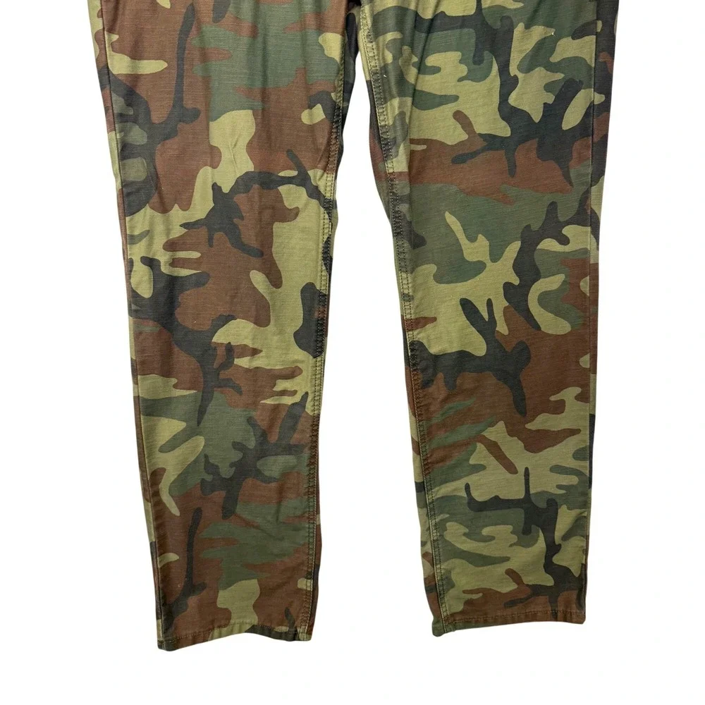 Levis 541 Athletic Taper Camo Pants Mens 42x34 (actual 43x33)Woodland Camouflage